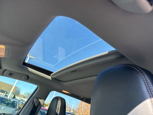 Used 2018 Toyota Highlander XLE image 16