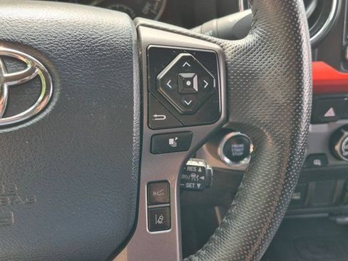Used 2020 Toyota Tacoma TRD Off-Road AWD/4WD image 20