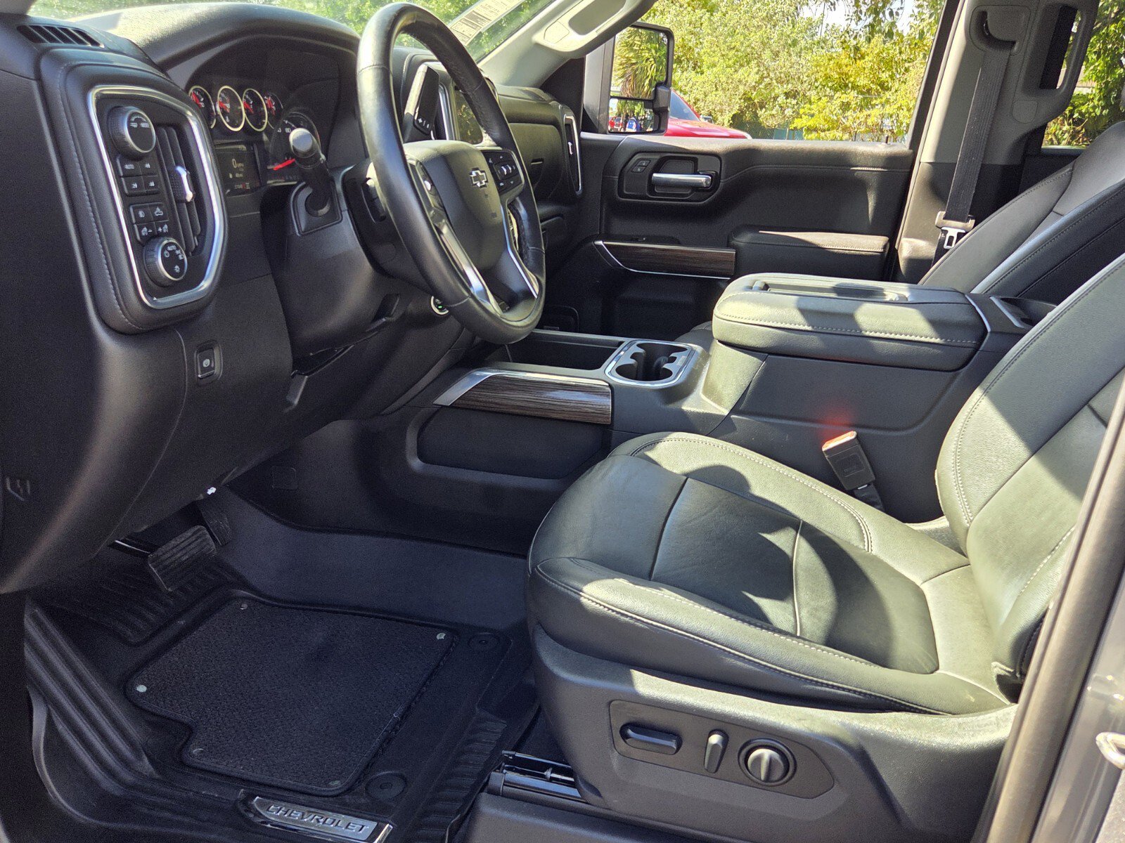 Used 2021 Chevrolet Silverado 1500 LT Trail Boss w/ Convenience Package II AWD/4WD image 9