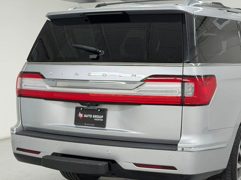 Used 2019 Lincoln Navigator L Select w/ Cargo Package AWD/4WD image 38