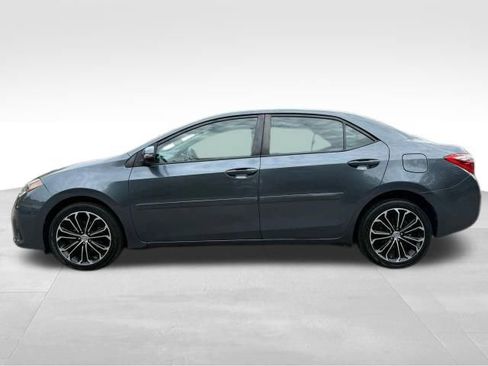 Used 2015 Toyota Corolla S Premium image 2