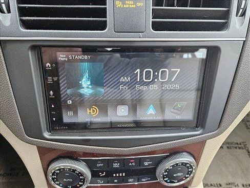 Used 2011 Mercedes-Benz C 300 Sport image 26