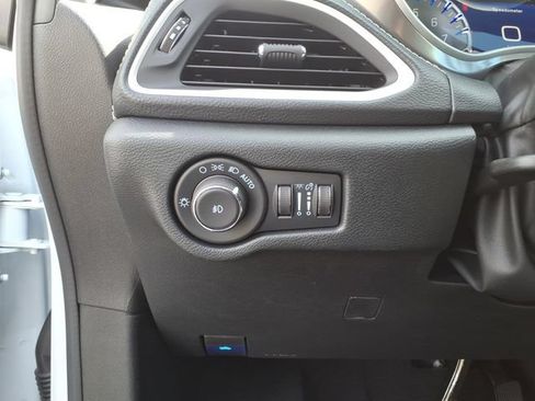 New 2026 Chrysler Pacifica Select FWD image 16
