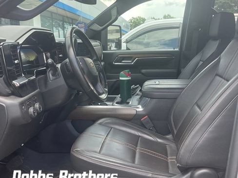Used 2024 Chevrolet Silverado 2500 High Country AWD/4WD image 3