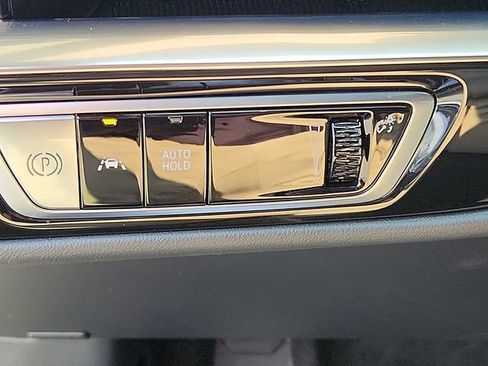 Used 2023 Cadillac Lyriq 2WD image 24