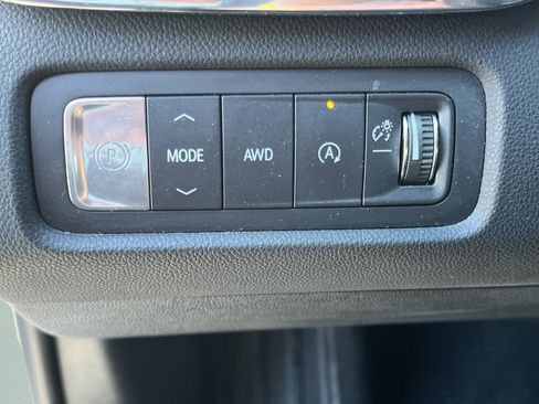 Used 2025 GMC Acadia Elevation w/ Elevation Premium Package AWD/4WD image 21