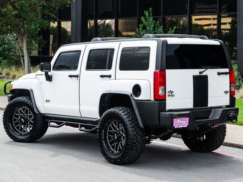 Used 2009 HUMMER H3 Alpha image 30