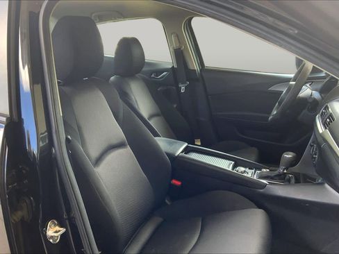 Used 2018 MAZDA MAZDA3 Sport FWD image 8