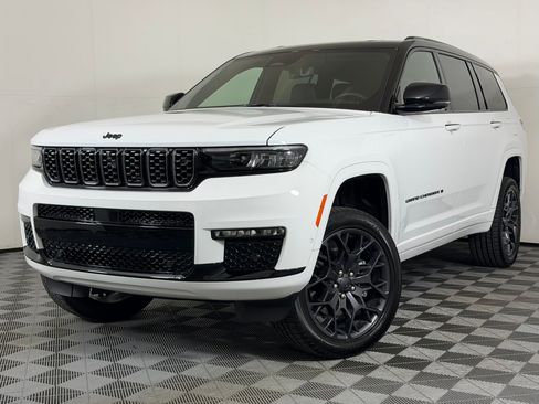 Used 2025 Jeep Grand Cherokee L Summit AWD/4WD image 35