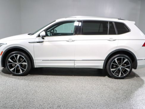Used 2022 Volkswagen Tiguan SEL R-Line image 10