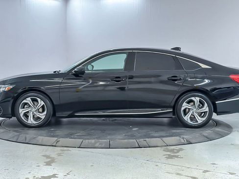 Used 2018 Honda Accord EX image 5