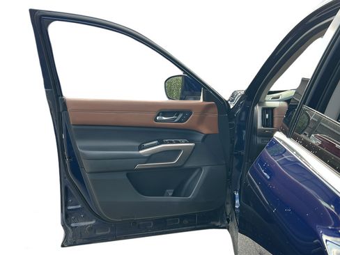 Used 2023 Nissan Pathfinder Platinum w/ Cargo Package FWD image 11