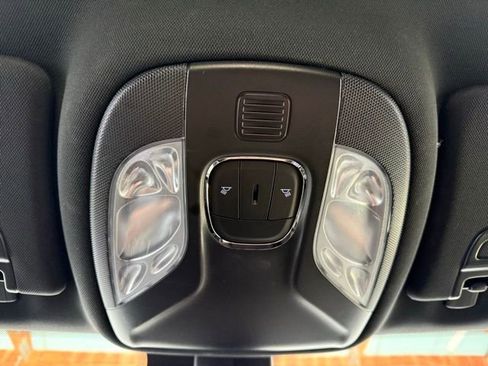 Used 2024 Jeep Compass Limited image 18