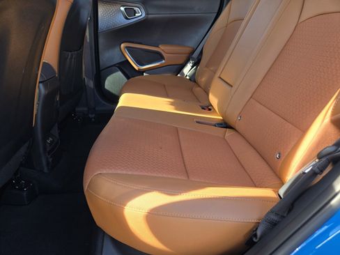 Used 2025 Kia Soul EX image 12