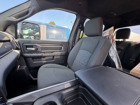 New 2026 RAM 2500 Big Horn AWD/4WD image 13
