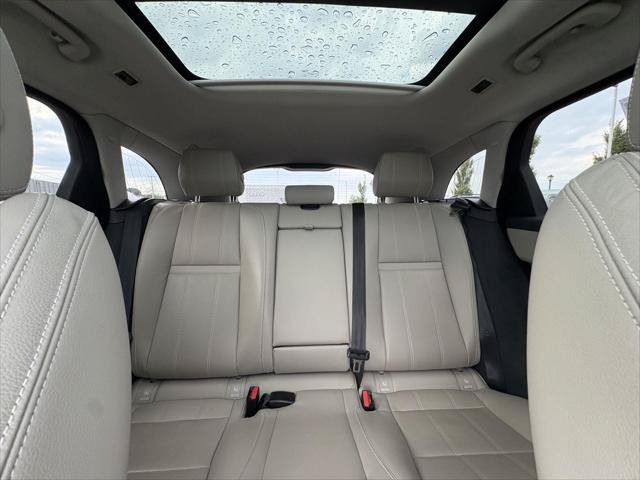 Used 2019 Land Rover Range Rover Velar R-Dynamic SE AWD/4WD image 20