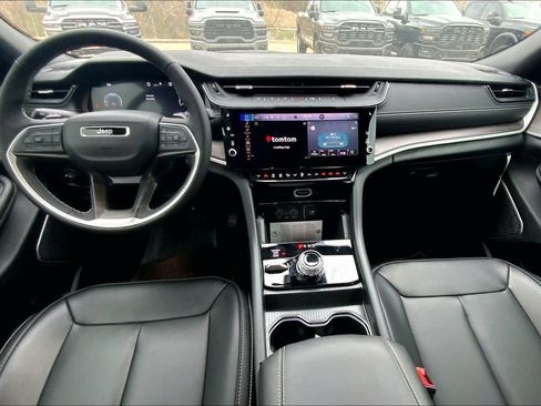 New 2026 Jeep Grand Cherokee L Limited w/ Limited Altitude Package AWD/4WD image 5