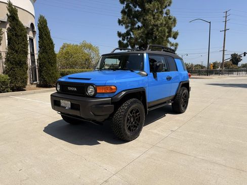 Used 2007 Toyota FJ Cruiser 4WD image 2