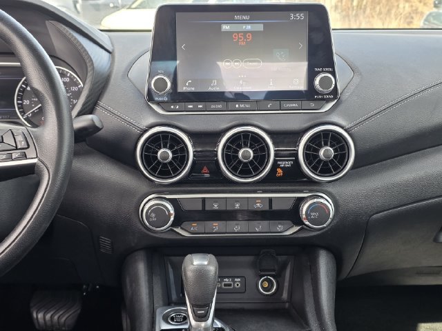 Used 2024 Nissan Sentra SV FWD image 9