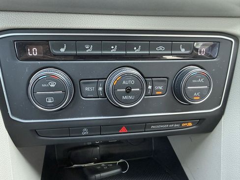 Used 2019 Volkswagen Atlas SE w/ Panoramic Sunroof Package AWD/4WD image 19