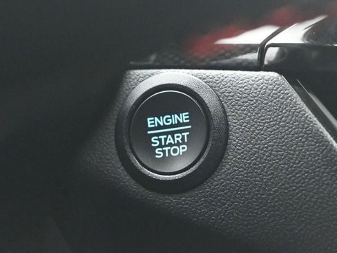 Used 2025 Ford Escape ST-Line image 13