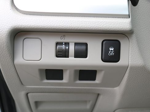 Used 2014 Subaru Forester 2.5i Premium w/ All-Weather Package image 17