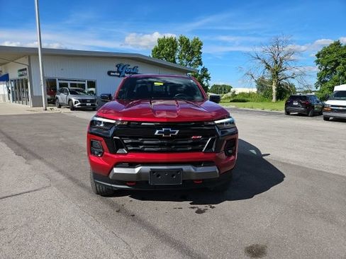 Used 2026 Chevrolet Colorado Z71 w/ Technology Package AWD/4WD image 3