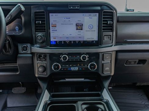 Used 2025 Ford F450 Platinum w/ FX4 Off-Road Package AWD/4WD image 25