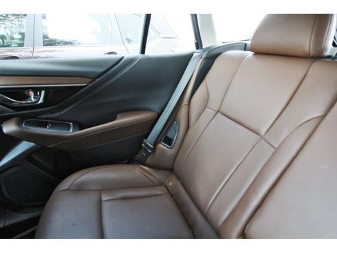 Used 2022 Subaru Outback Touring AWD/4WD image 11