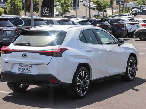 Used 2024 Lexus UX 250h AWD w/ Premium Package image 7
