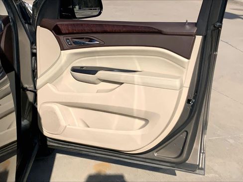 Used 2015 Cadillac SRX Luxury w/ Driver Awareness Package image 22