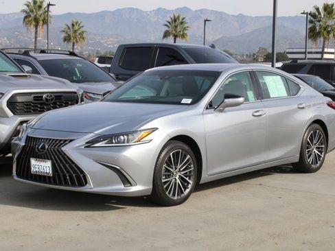 Certified 2023 Lexus ES 350 w/ Premium Package image 3