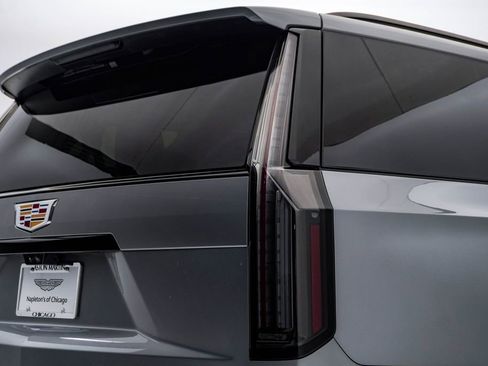 Used 2025 Cadillac Escalade Sport Platinum image 14