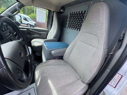 Used 2021 Chevrolet Express 2500 w/ Driver Convenience Package RWD image 9