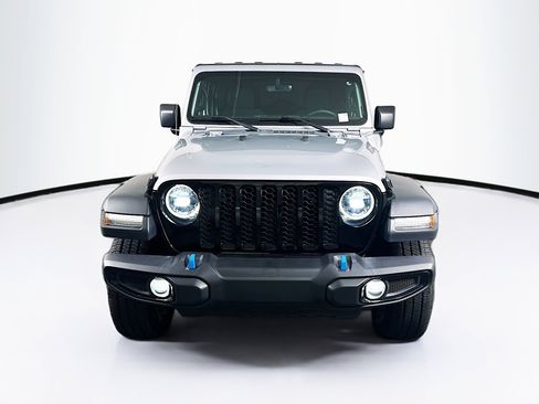 Used 2023 Jeep Wrangler Unlimited w/ Cold Weather Group AWD/4WD image 2