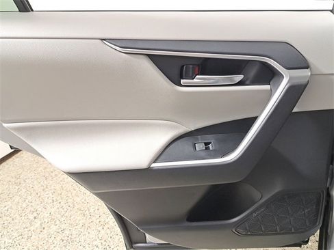 Used 2025 Toyota RAV4 XLE image 14