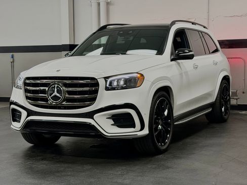 Used 2025 Mercedes-Benz GLS 450 4MATIC image 7