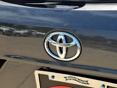 Used 2023 Toyota Highlander XLE FWD image 30