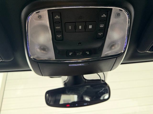 Used 2019 Jeep Grand Cherokee Trailhawk w/ Trailhawk Luxury Group AWD/4WD image 20