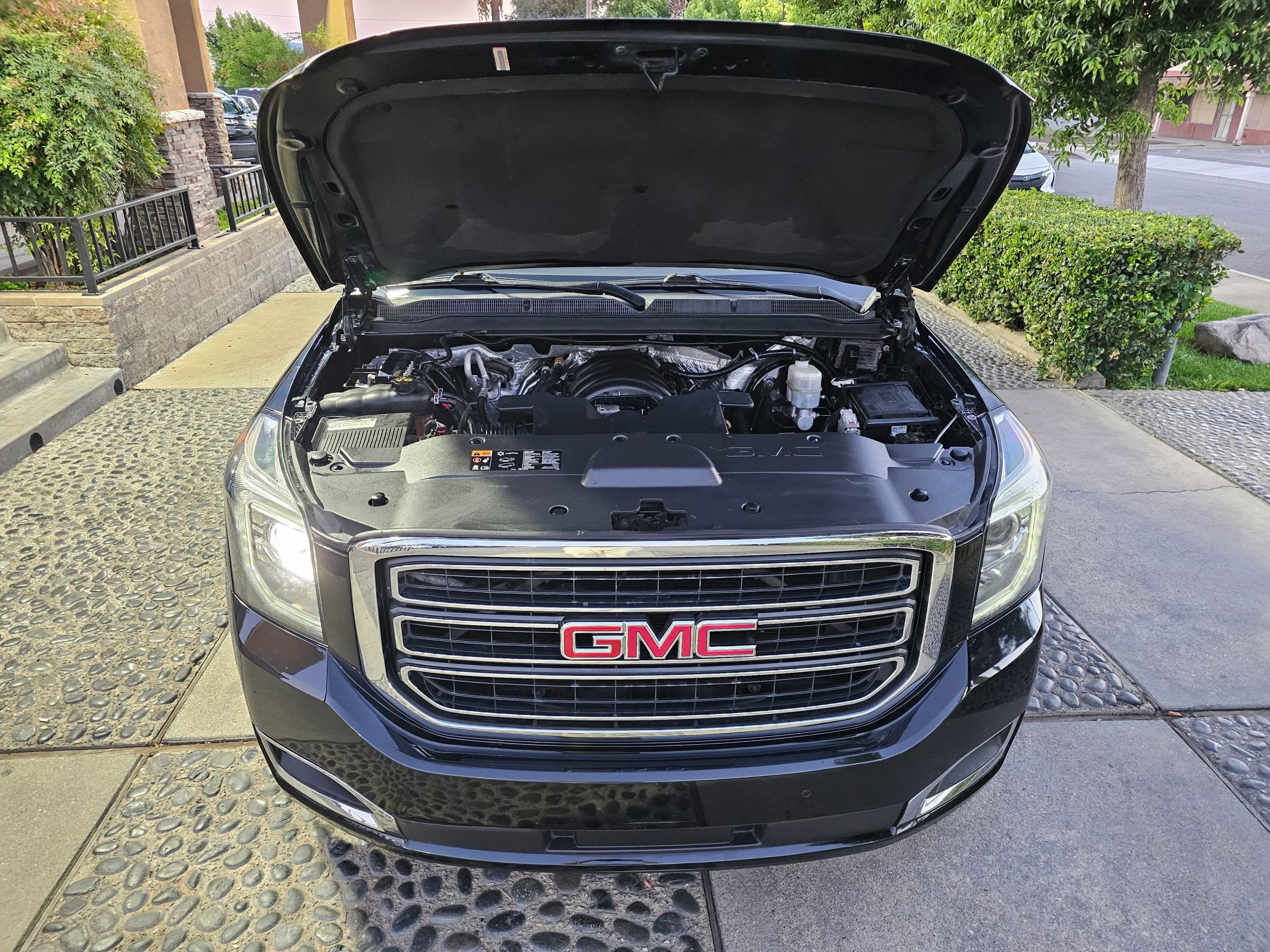 Used 2015 GMC Yukon Denali w/ Premium Package RWD image 34