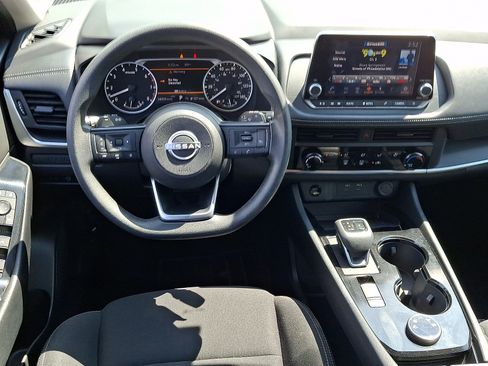 Used 2024 Nissan Rogue S AWD/4WD image 11