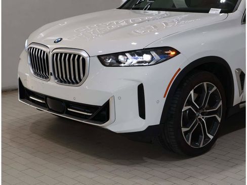 Certified 2024 BMW X5 xDrive40i w/ Premium Package AWD/4WD image 2