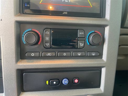 Used 2003 HUMMER H2 Sport Utility w/ Preferred Equipment Group image 49