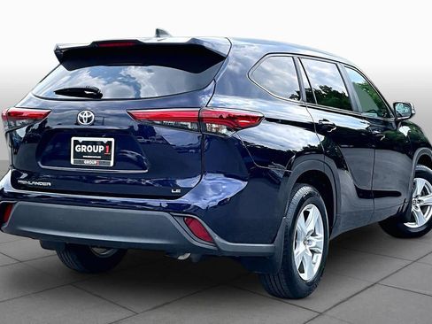Used 2023 Toyota Highlander LE FWD image 13