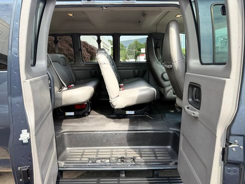 Used 2019 GMC Savana 3500 LS RWD image 22
