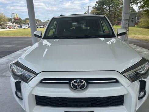 Used 2020 Toyota 4Runner SR5 Premium w/ Moonroof Package image 8