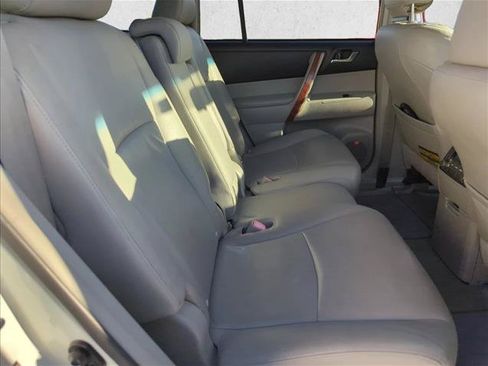 Used 2009 Toyota Highlander Limited w/ Extra Value Pkg 7 AWD/4WD image 22