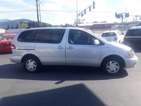 Used 2003 Toyota Sienna LE image 5