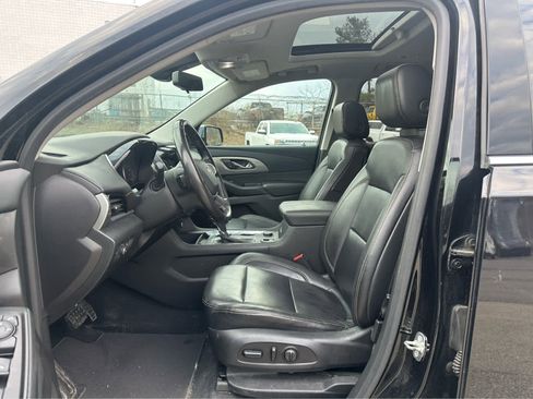 Used 2018 Chevrolet Traverse LT w/ LPO, 'HIT The Road' Package image 9