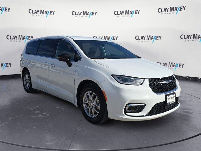 Used 2025 Chrysler Pacifica Select FWD image 7